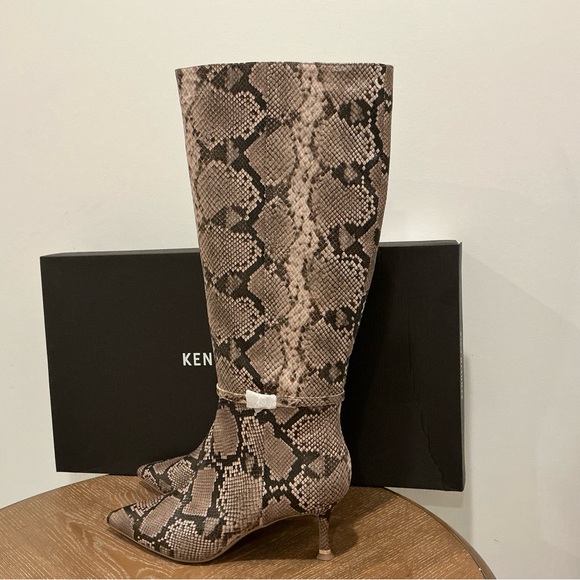 Kenneth Cole New York
Women's Utah Pointed Toe Knee High Boots - Picture 5 of 5